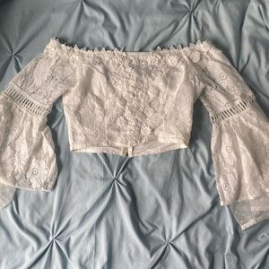 Bell-Sleeve Floral Crop